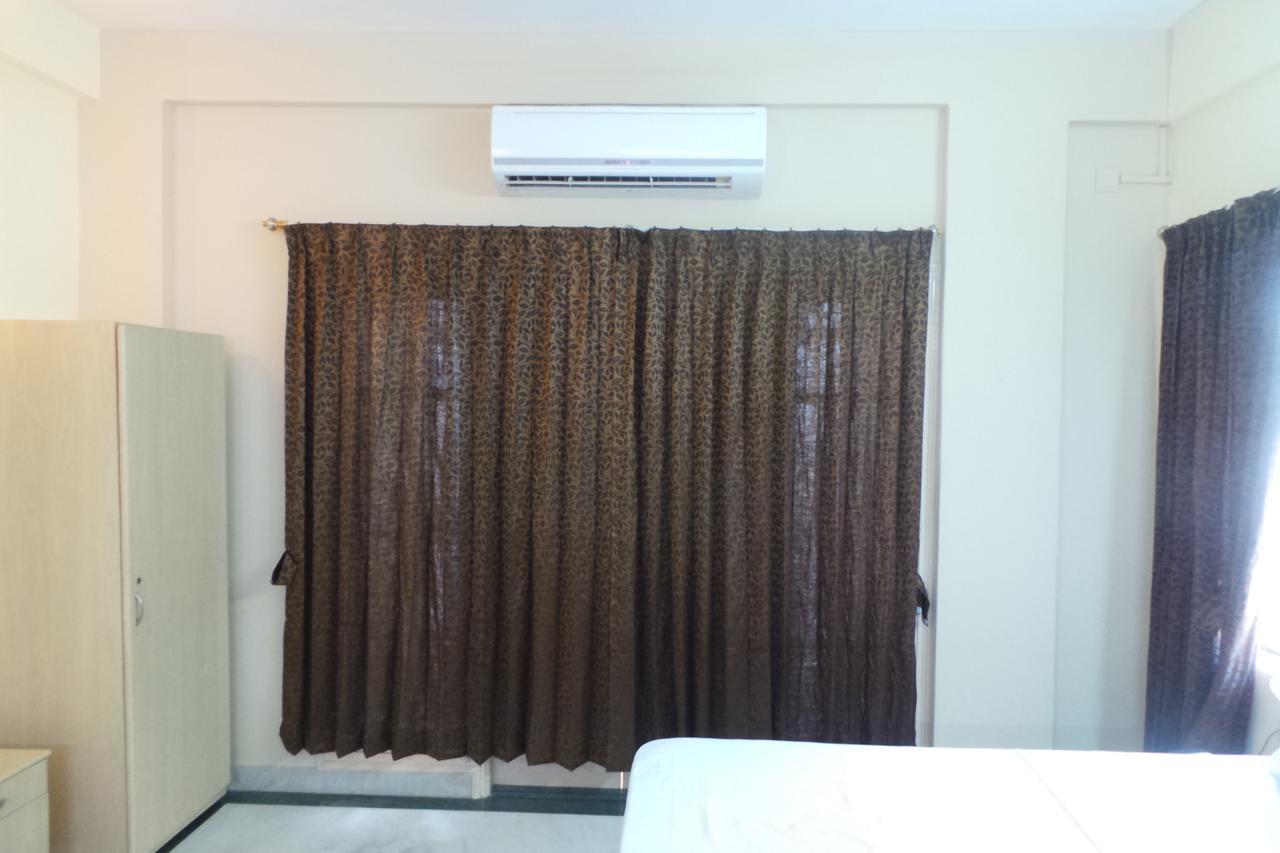 White House Hotel Bangalore Exterior photo